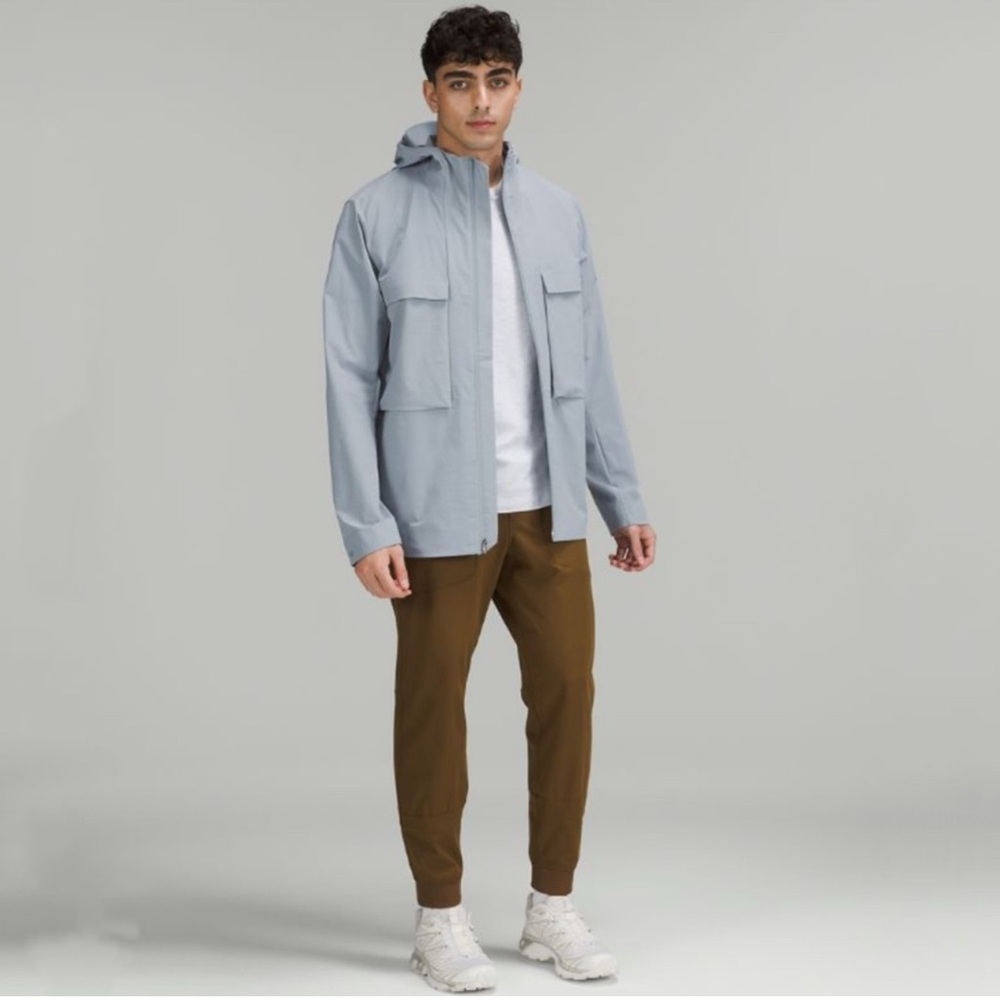 Lululemon M’s Sz L Stretch Cargo Jacket in
Chambray Blue. Like New condition. - Picture 2 of 8